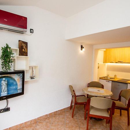 Guest House Jedro Petrovac Exterior foto